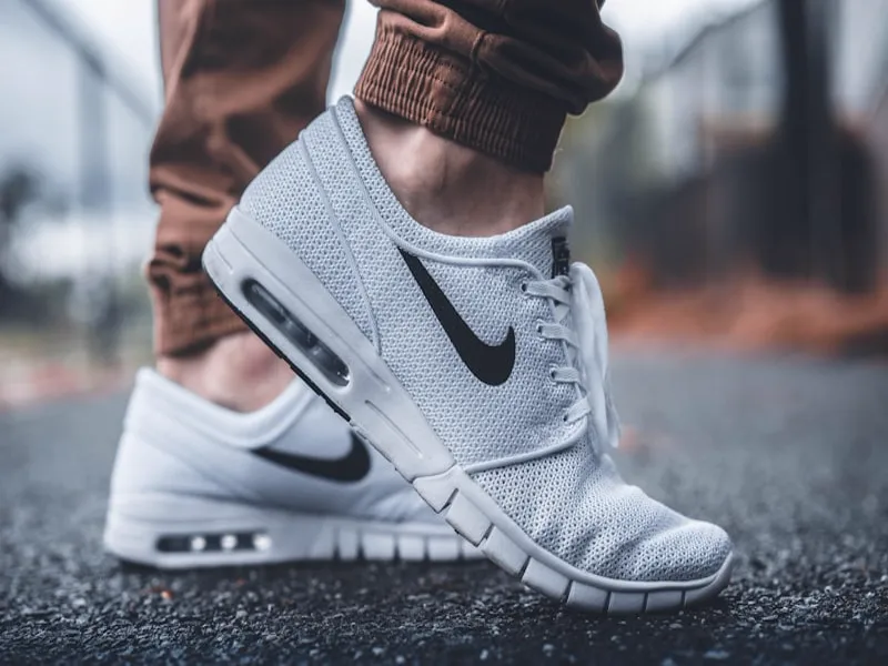 Best Walking Shoes for Seniors