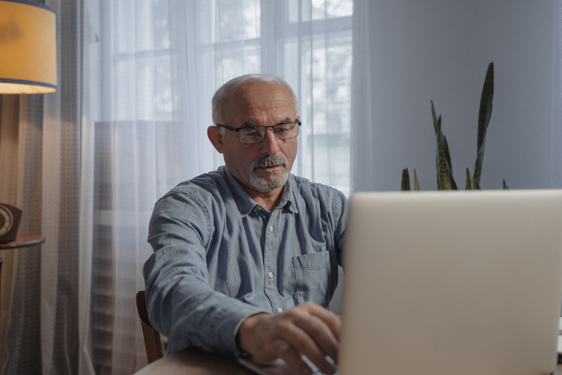 Best Blue Light Glasses for Seniors - health article image