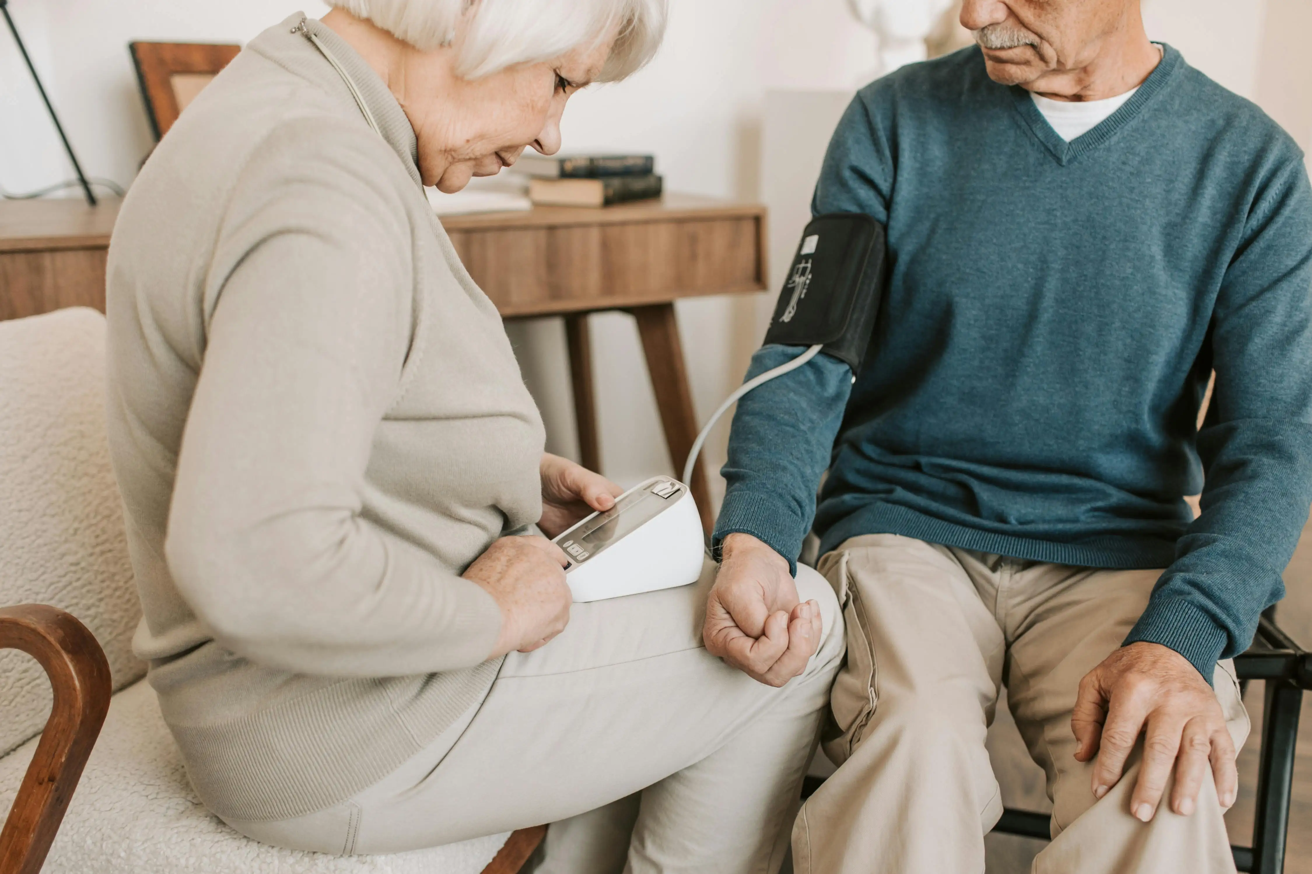 Magnesium-Rich Foods for Seniors: Benefits, Deficiency Signs, and Blood Pressure Support thumbnail